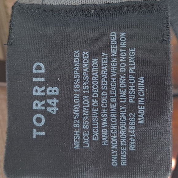 Torrid push up plunge bra size 44B - Picture 4 of 7